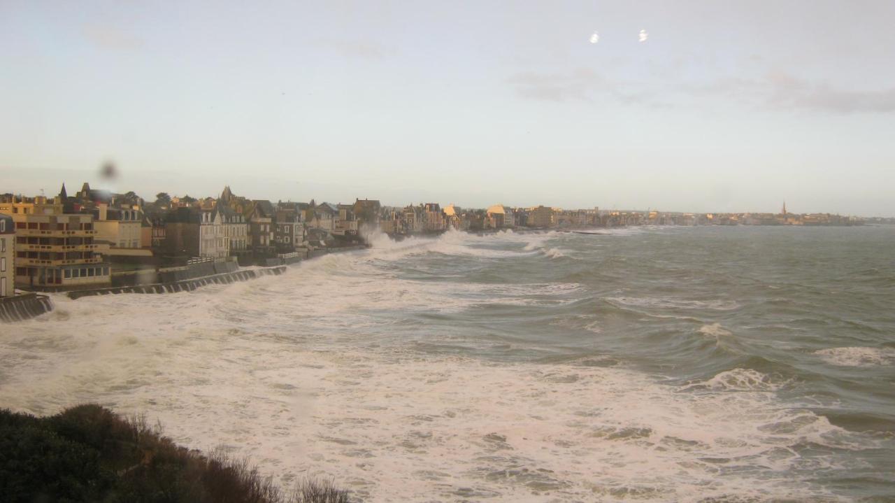 Le Courtois Saint-Malo Exterior foto